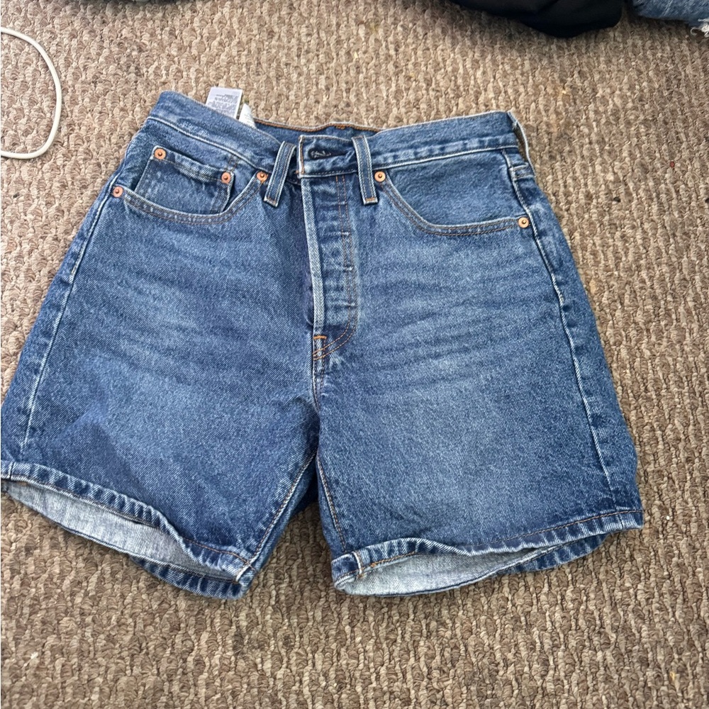 levis
